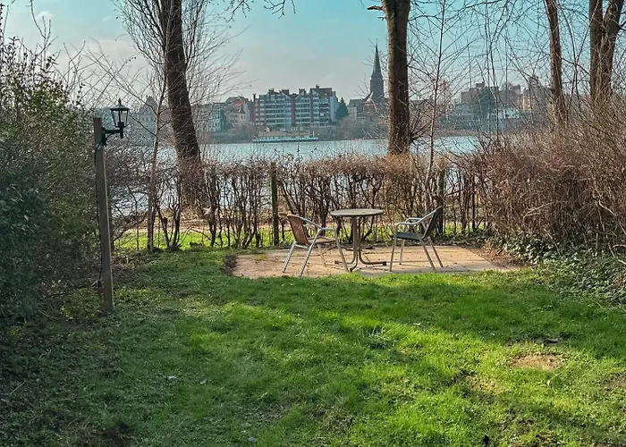 Campingplads Wiesenhaus Wohnen Im Schlaffass *